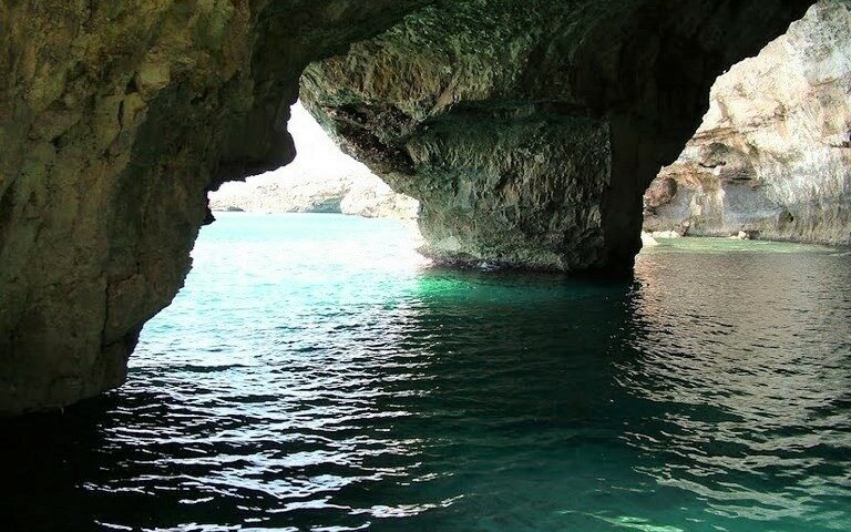 Tour in barca nel mare jonio